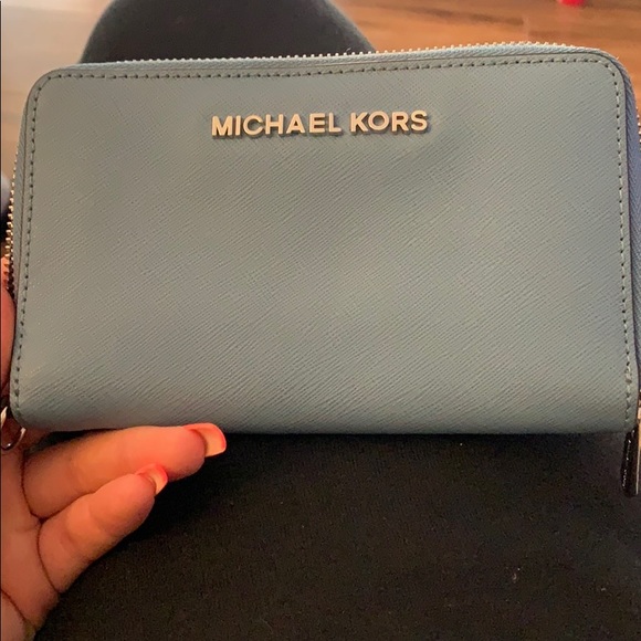 Michael Kors Handbags - Michael kors wallet